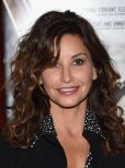 Gina Gershon