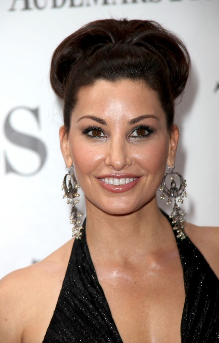 Gina Gershon