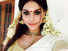 Gizele Thakral #3063595 picture (Landscape Medium)