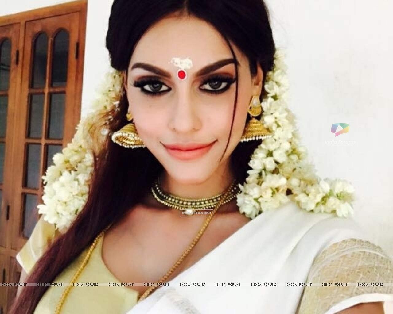 Pictures of Gizele Thakral