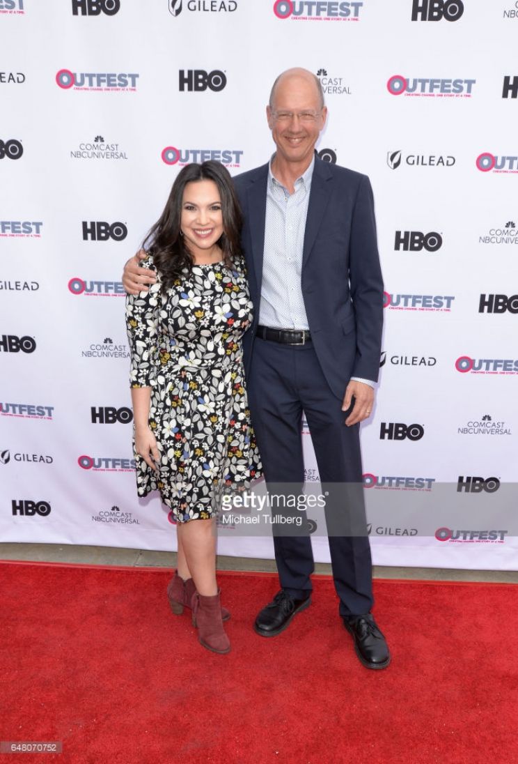 Gloria Calderon Kellett