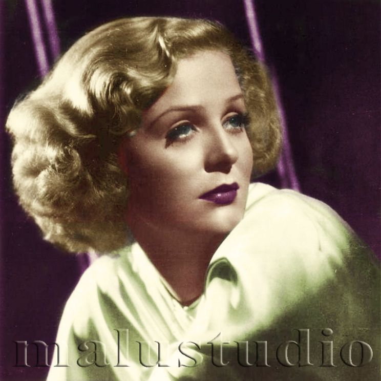 Gloria Stewart