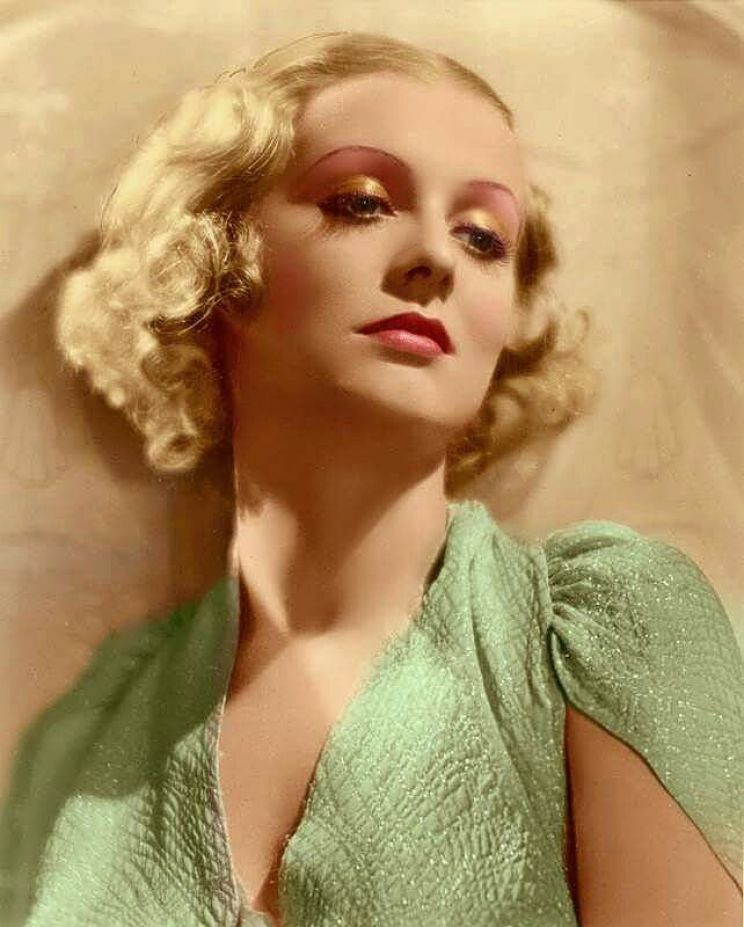 Gloria Stuart