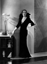 Gloria Swanson #309709 picture (Portrait Medium)