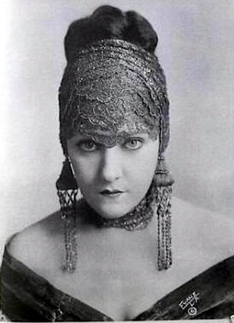 Gloria Swanson