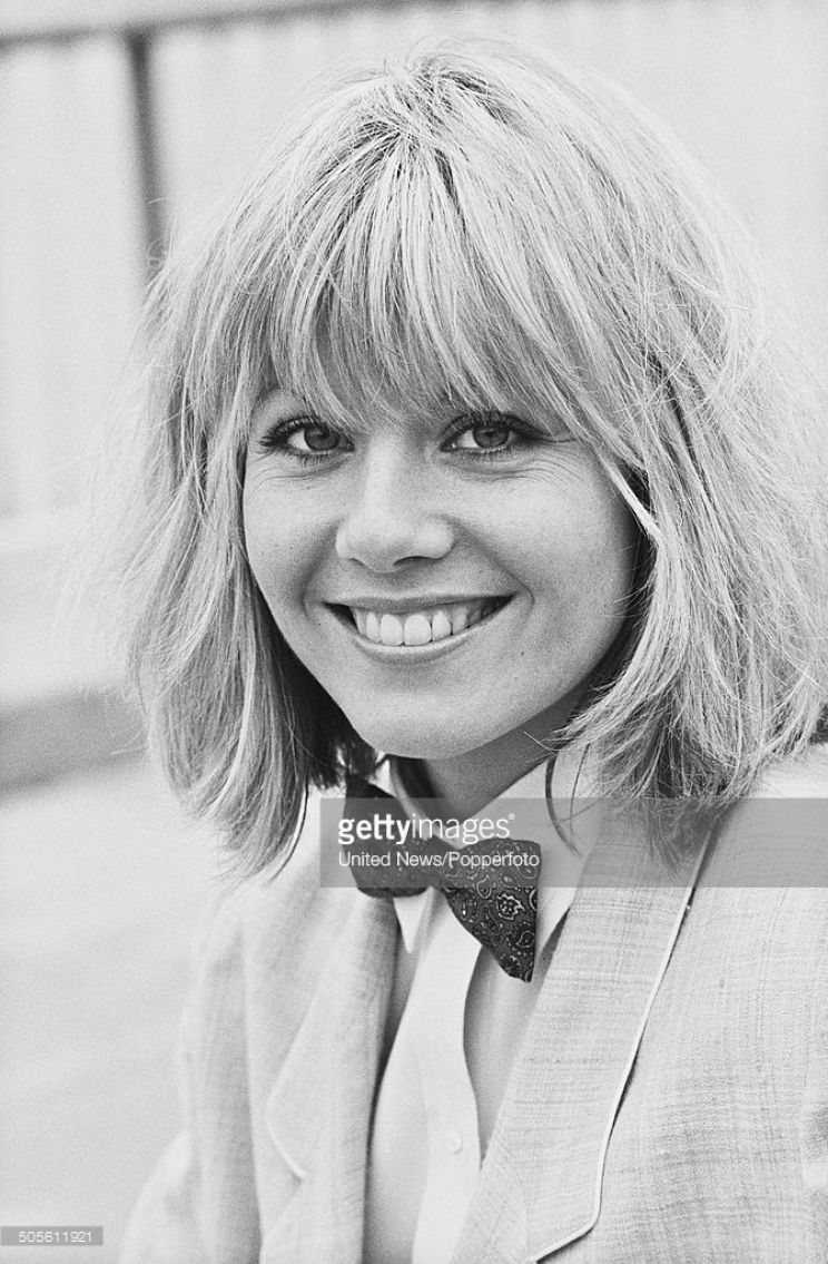 Glynis Barber