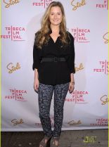 Grace Gummer #149404 picture (Portrait Medium)