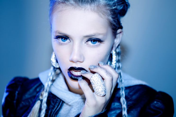 Grace Van Dien