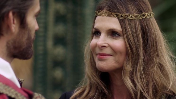 Grace Van Dien