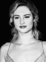 Grace Van Patten photo