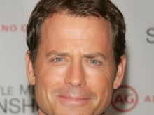 Greg Kinnear