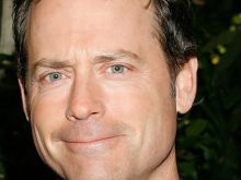 Greg Kinnear