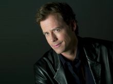 Greg Kinnear