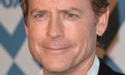 Greg Kinnear