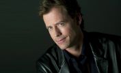 Greg Kinnear