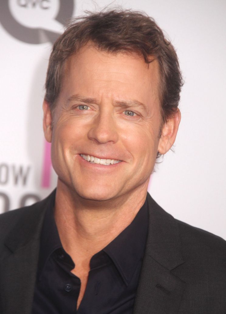 Greg Kinnear