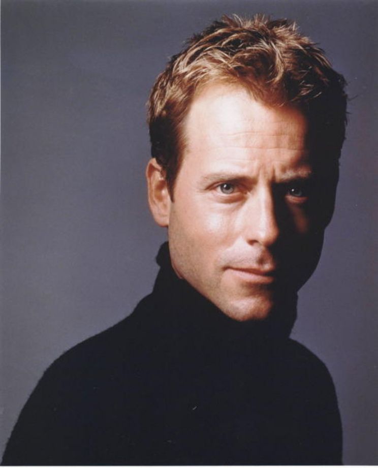 Greg Kinnear