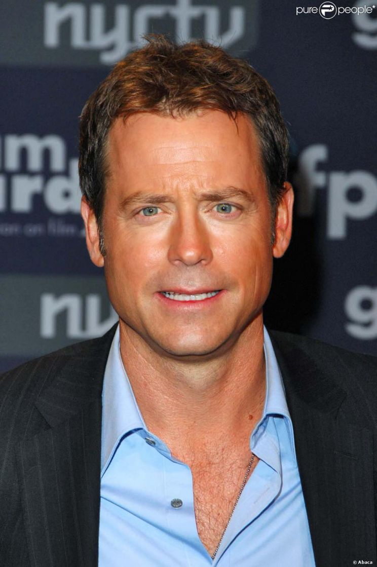 Greg Kinnear