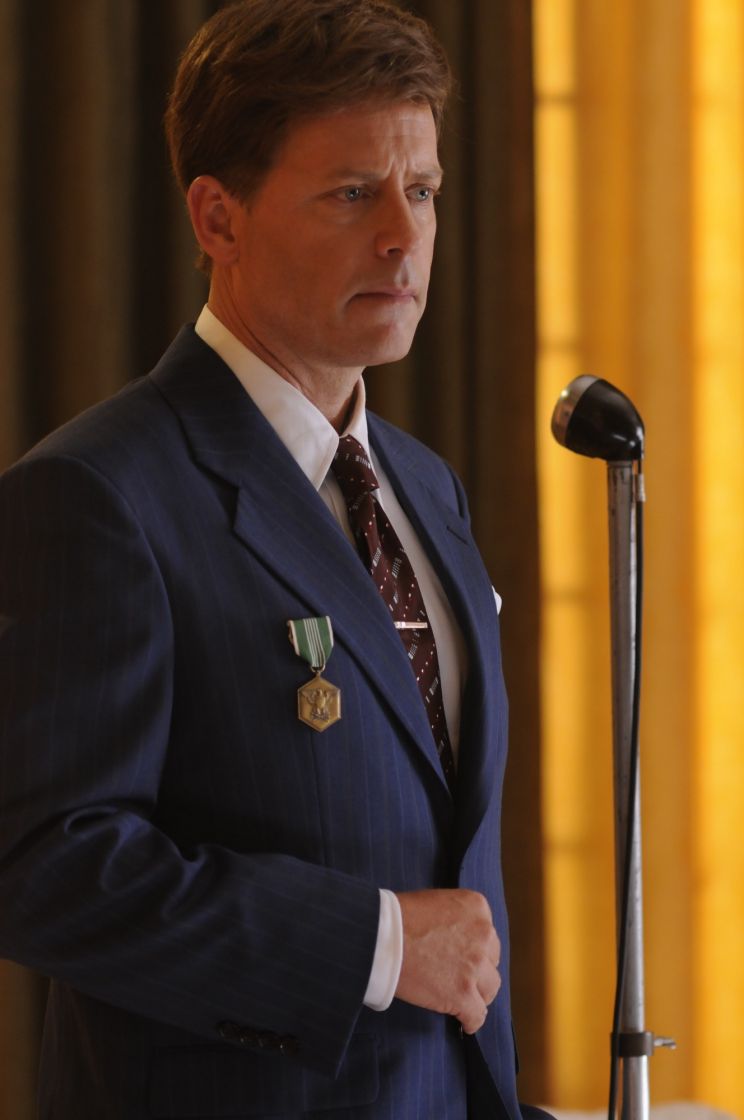 Greg Kinnear