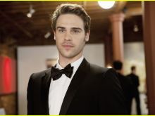 Grey Damon