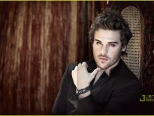 Grey Damon