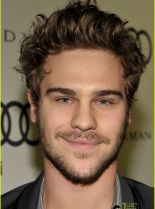 Grey Damon photo