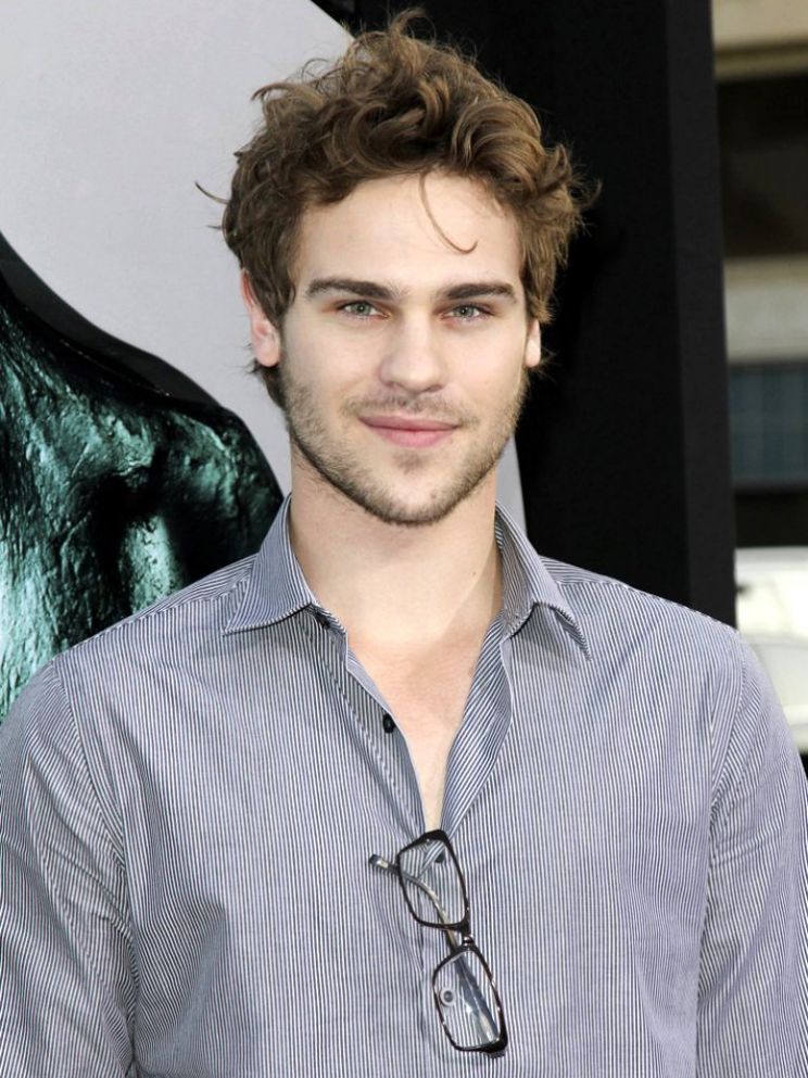 Grey Damon