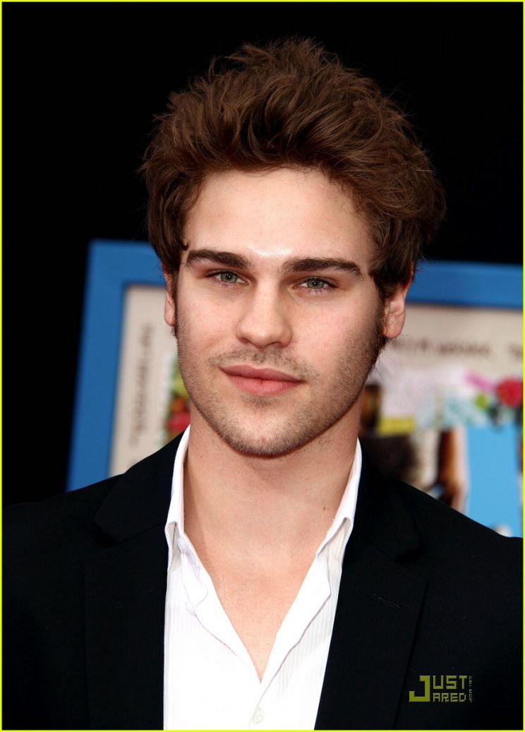 Grey Damon