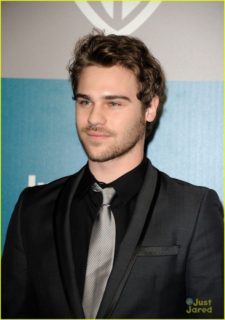 Grey Damon