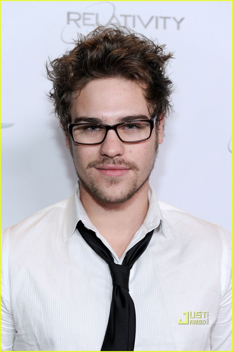 Grey Damon