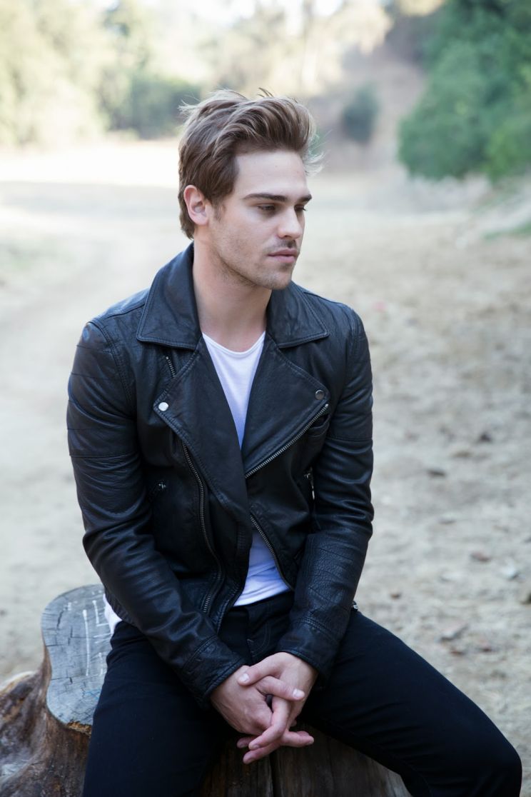 Grey Damon