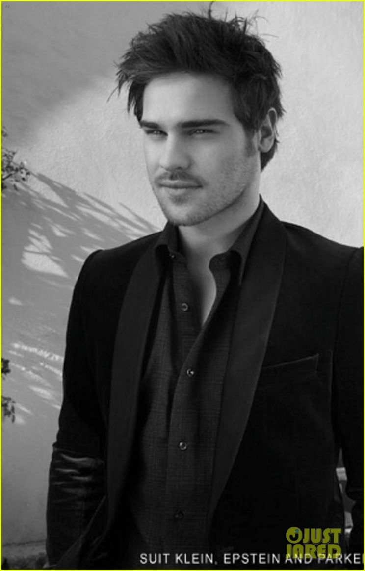 Grey Damon