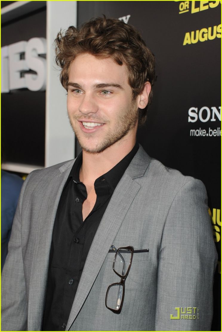 Grey Damon