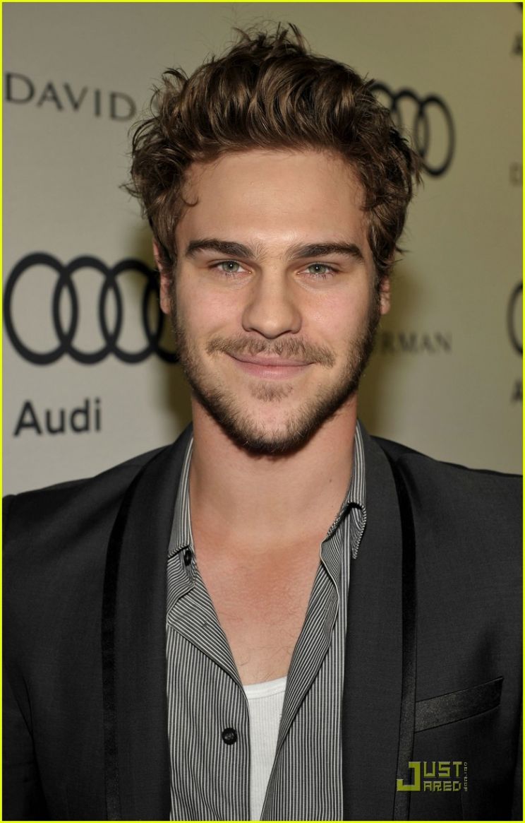 Grey Damon