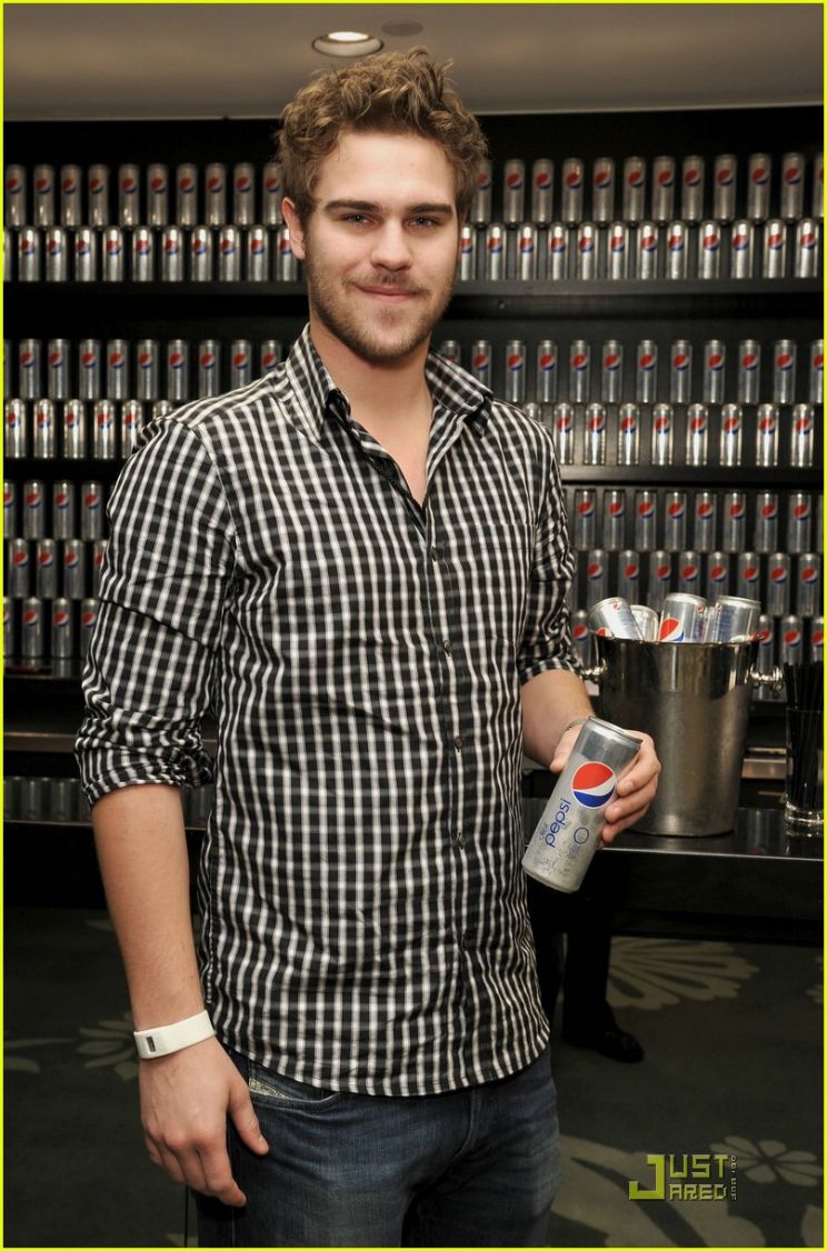 Grey Damon