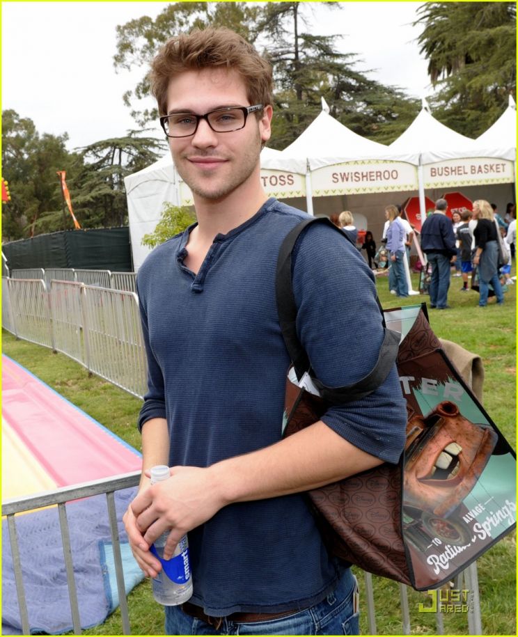 Grey Damon