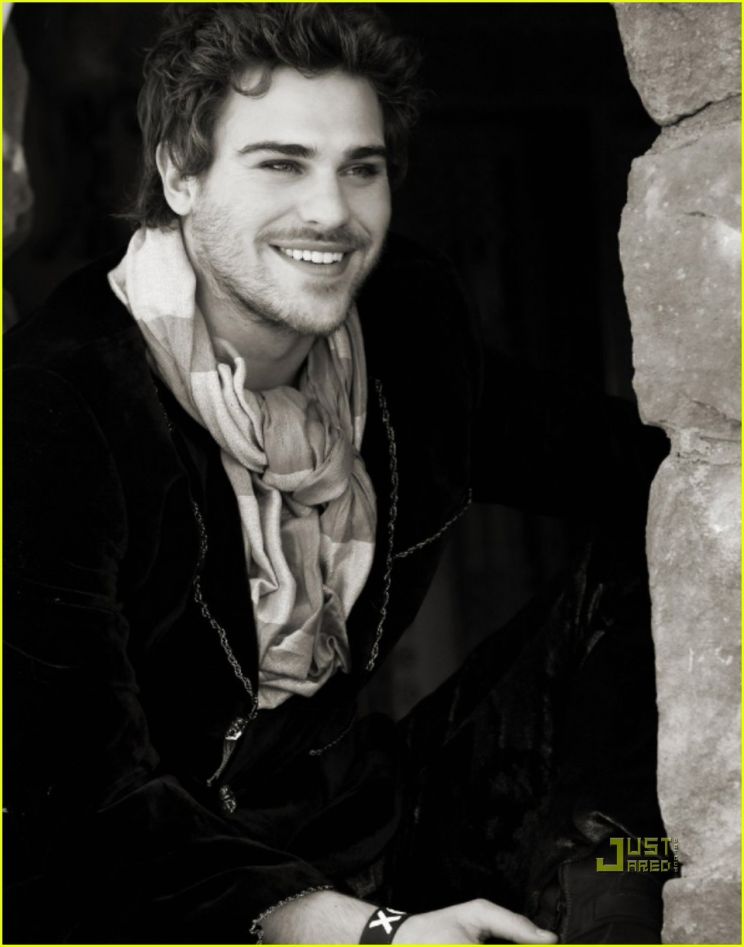 Grey Damon