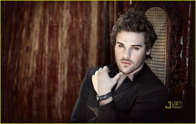 Grey Damon