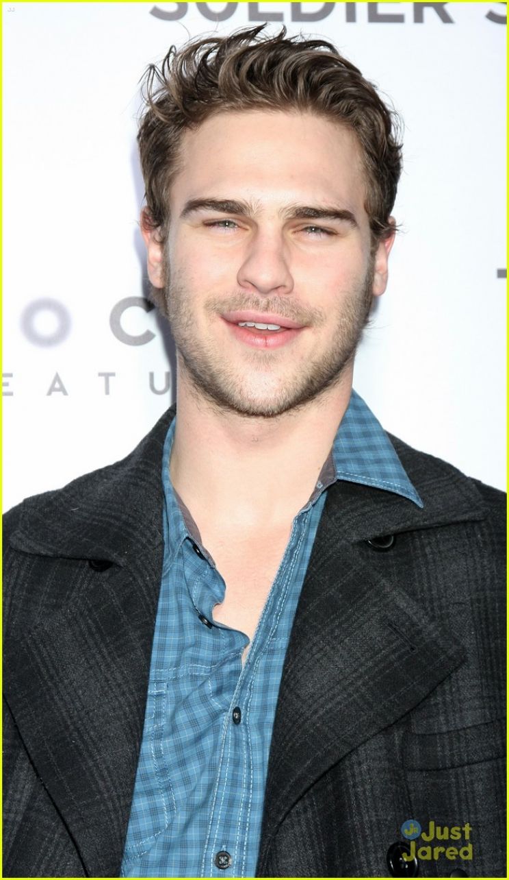 Grey Damon