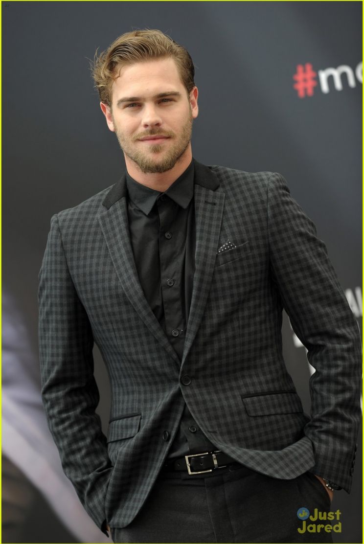 Grey Damon