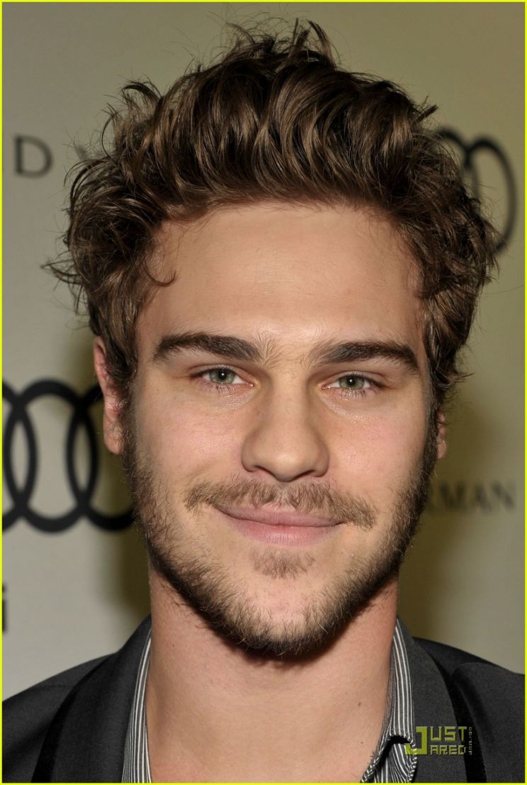 Grey Damon