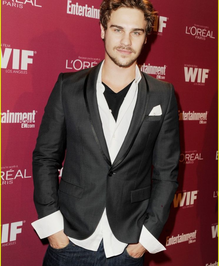 Grey Damon