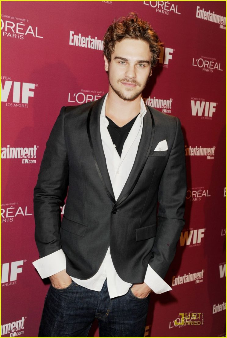 Grey Damon