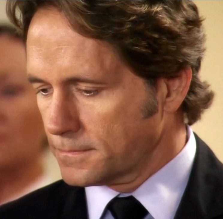 Guy Ecker