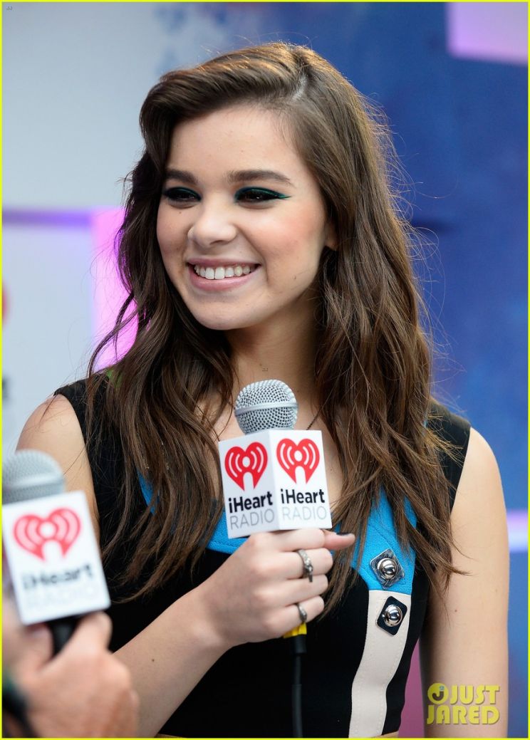 Hailee Steinfeld