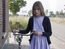 Hannah Hoekstra photo