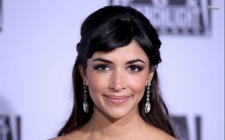 Hannah Simone