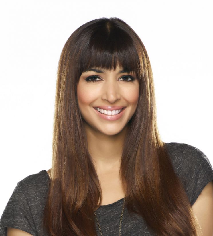 Hannah Simone