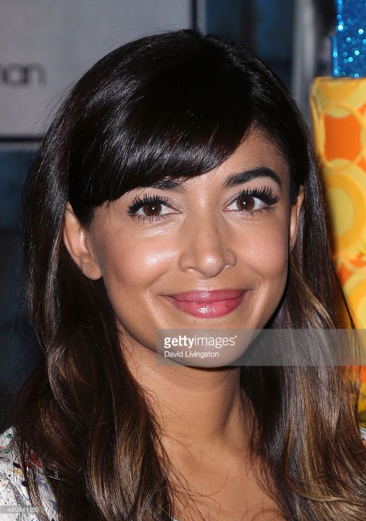 Hannah Simone