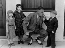 Harry Earles photo